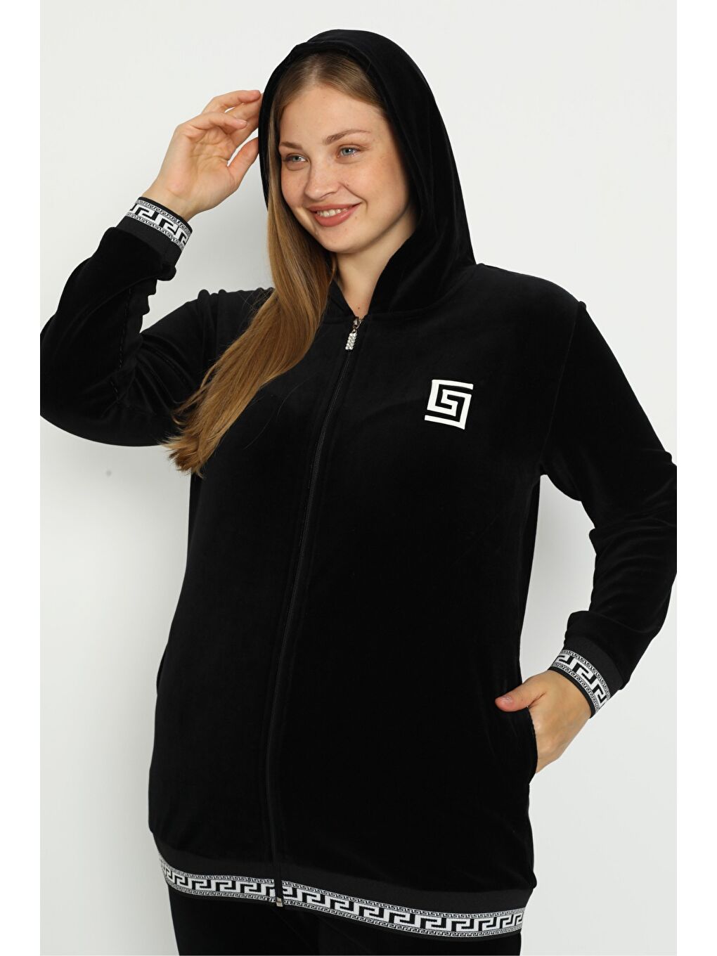 Kadın Büyük Beden Siyah Kapüşonlu Pamuklu Kadife Baskı Detaylı Cepli Alt Üst Eşofman Takımı-4