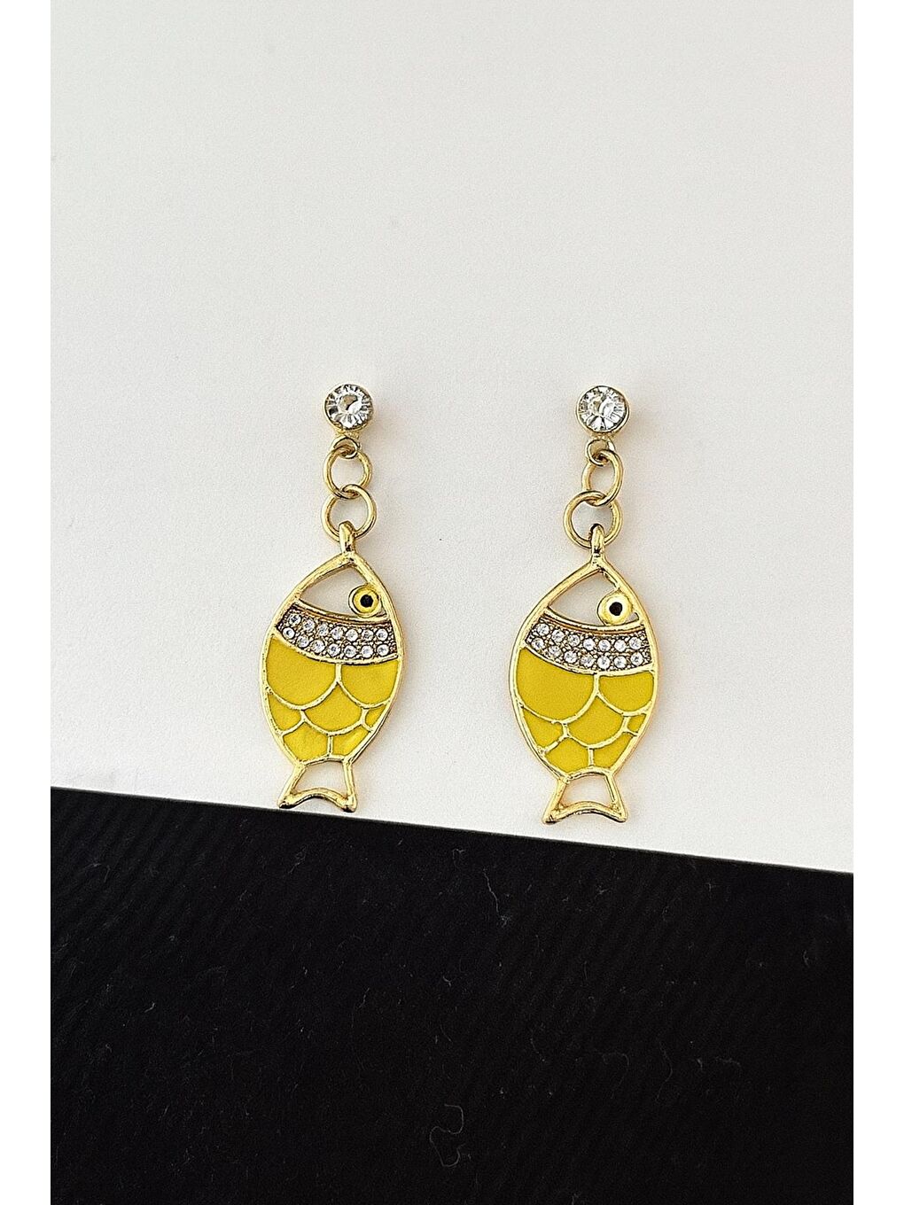 Sarı Mini Sallantılı Küpe-2