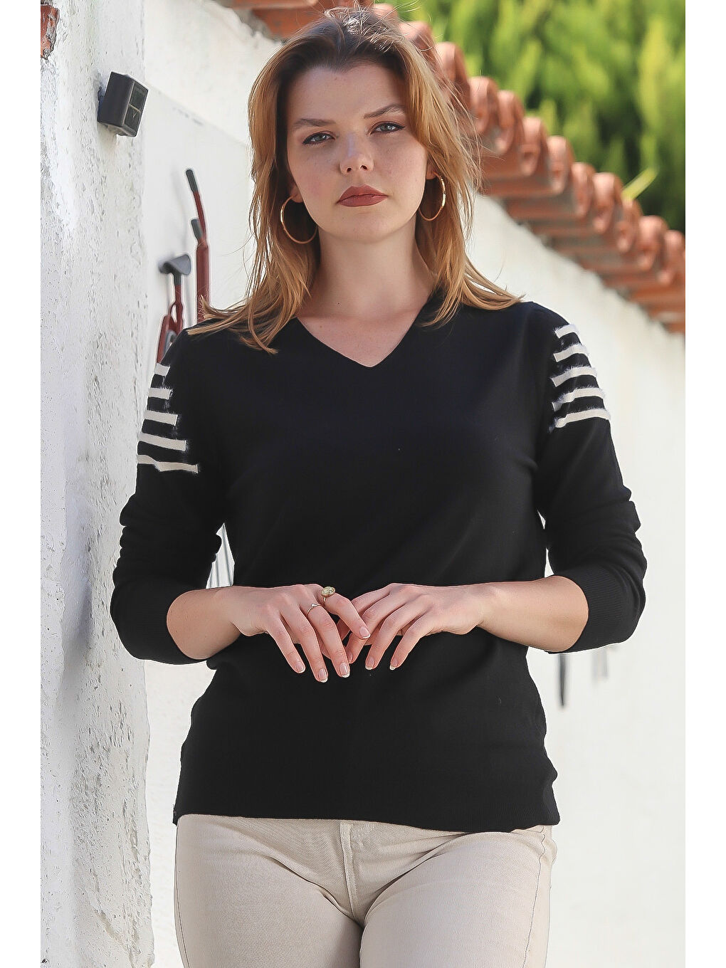 Siyah V Yaka Uzun Kol Çizgili Casual Triko Kazak 65 60-1