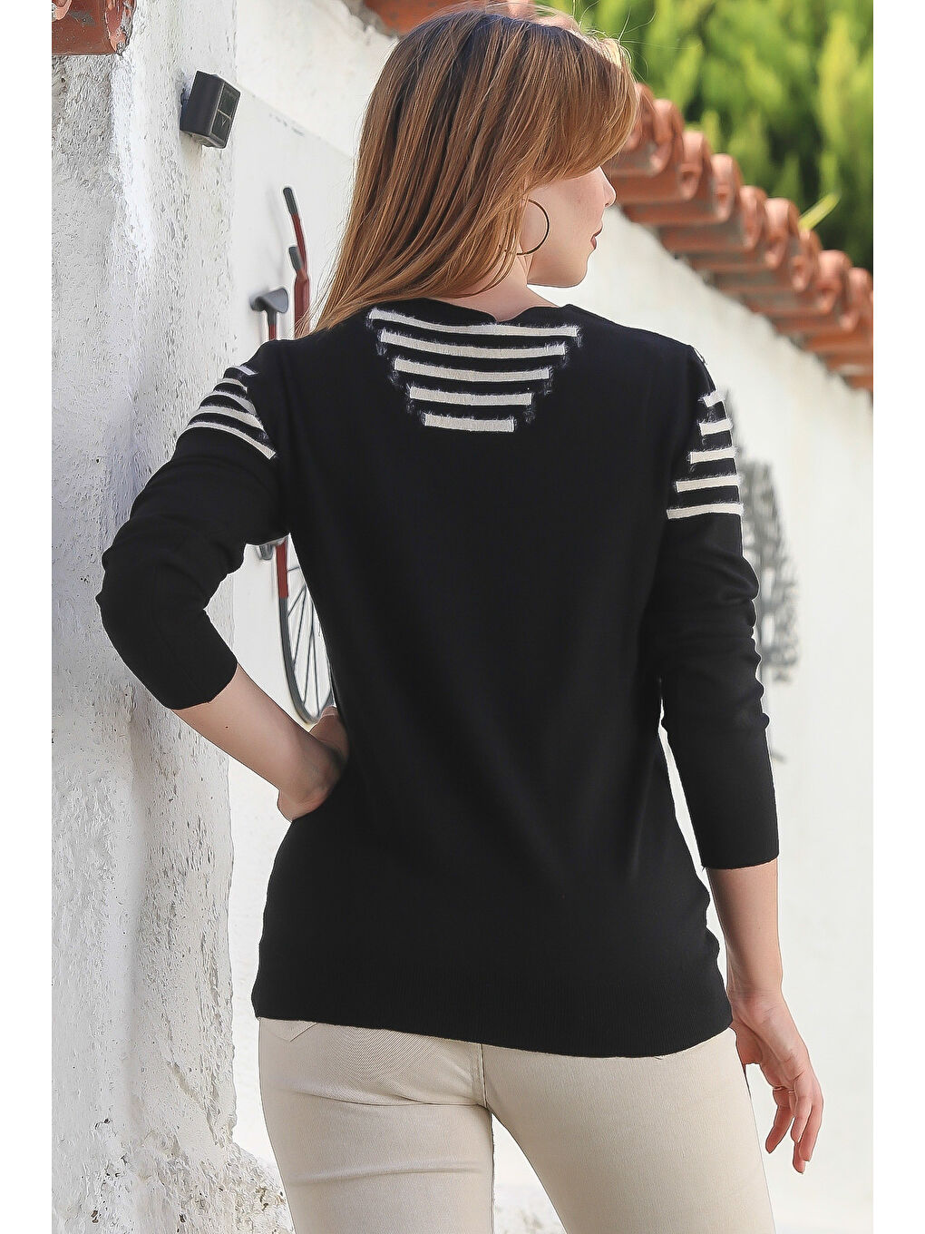 Siyah V Yaka Uzun Kol Çizgili Casual Triko Kazak 65 60-3