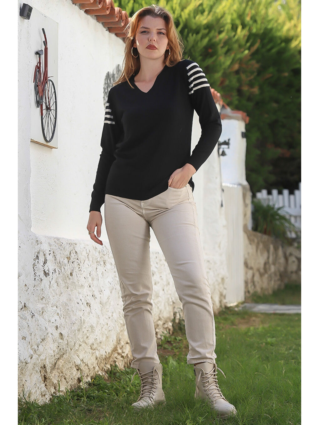 Siyah V Yaka Uzun Kol Çizgili Casual Triko Kazak 65 60-4