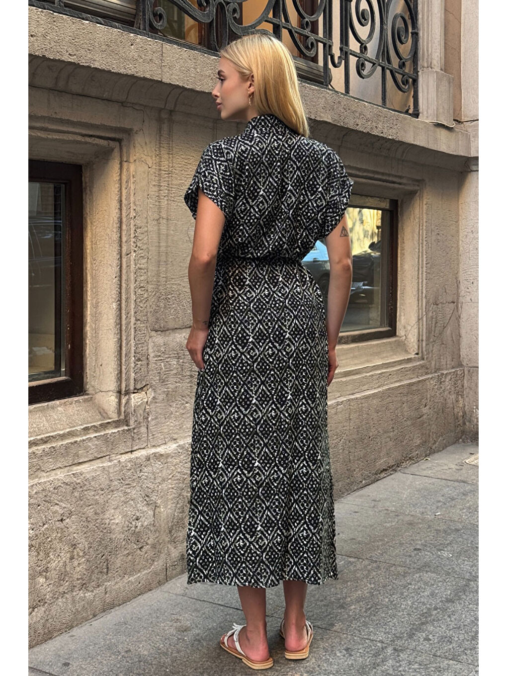 Siyah Kemerli Desenli Dokuma Gömlek Elbise-4