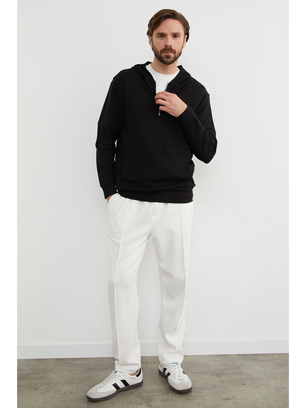 Siyah Yarım Fermuarlı Kapüşonlu Modal Sweatshirt-3