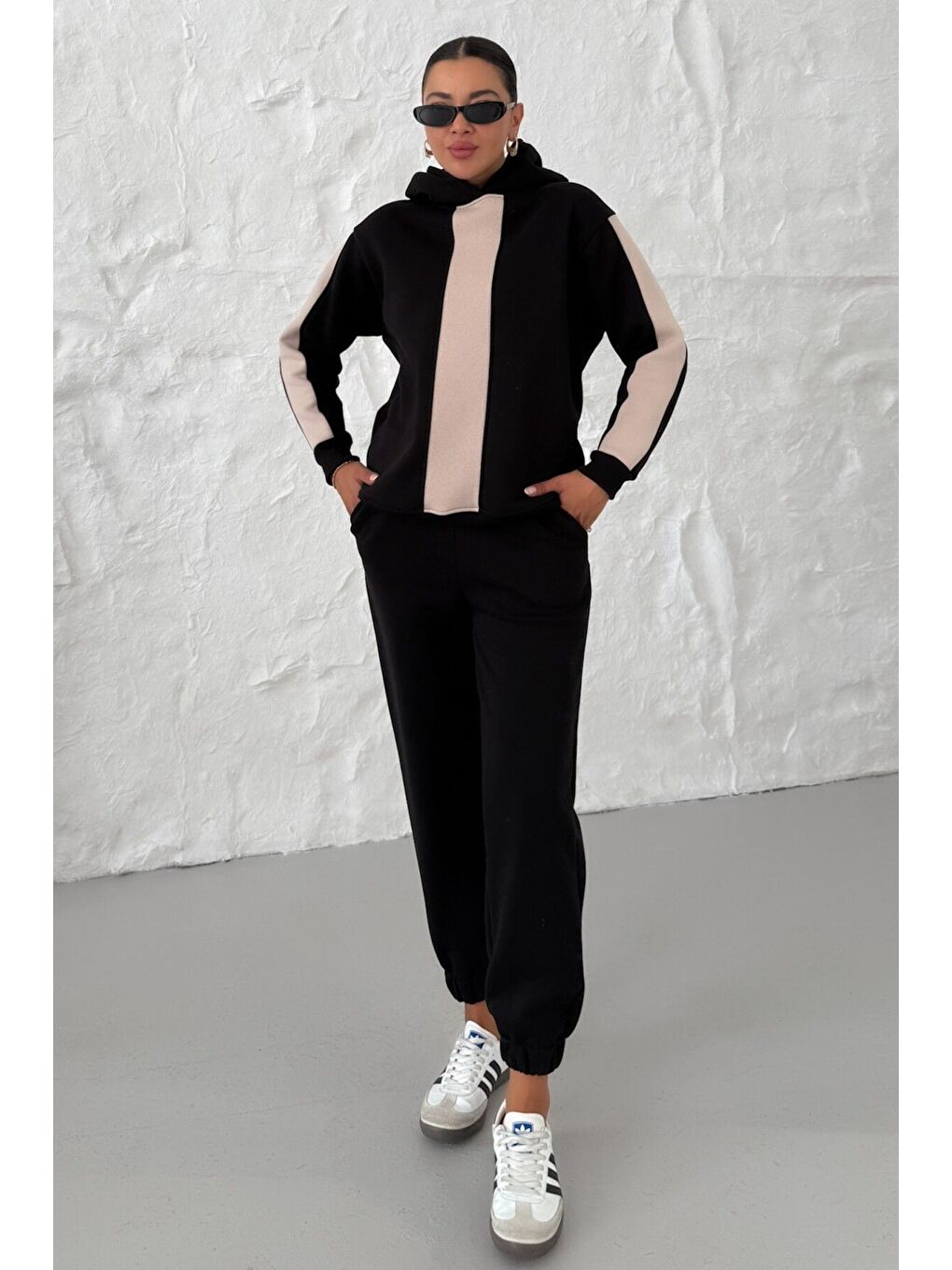 Kadın Siyah Kapüşonlu Kol Ve Göğüs Dikey Kalın Şeritli Alt-Üst Eşofman Takımı-3