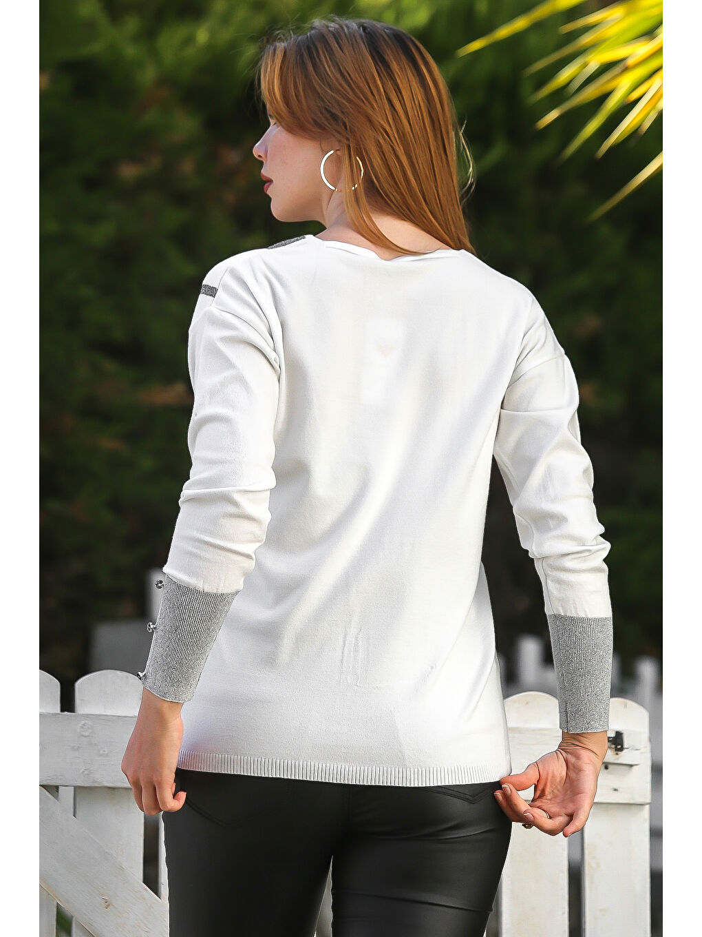 Ekru V Yaka Manşetli Kollu Düğmeli Simli Casual Triko Kazak 65 60-5