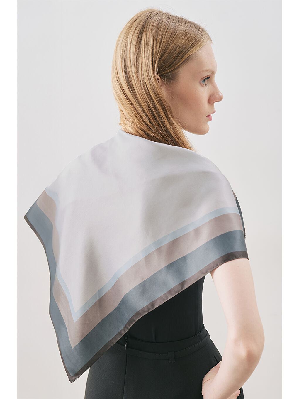 Lila Desenli Orta Boy Saten Fular Gemma Indıgo-1