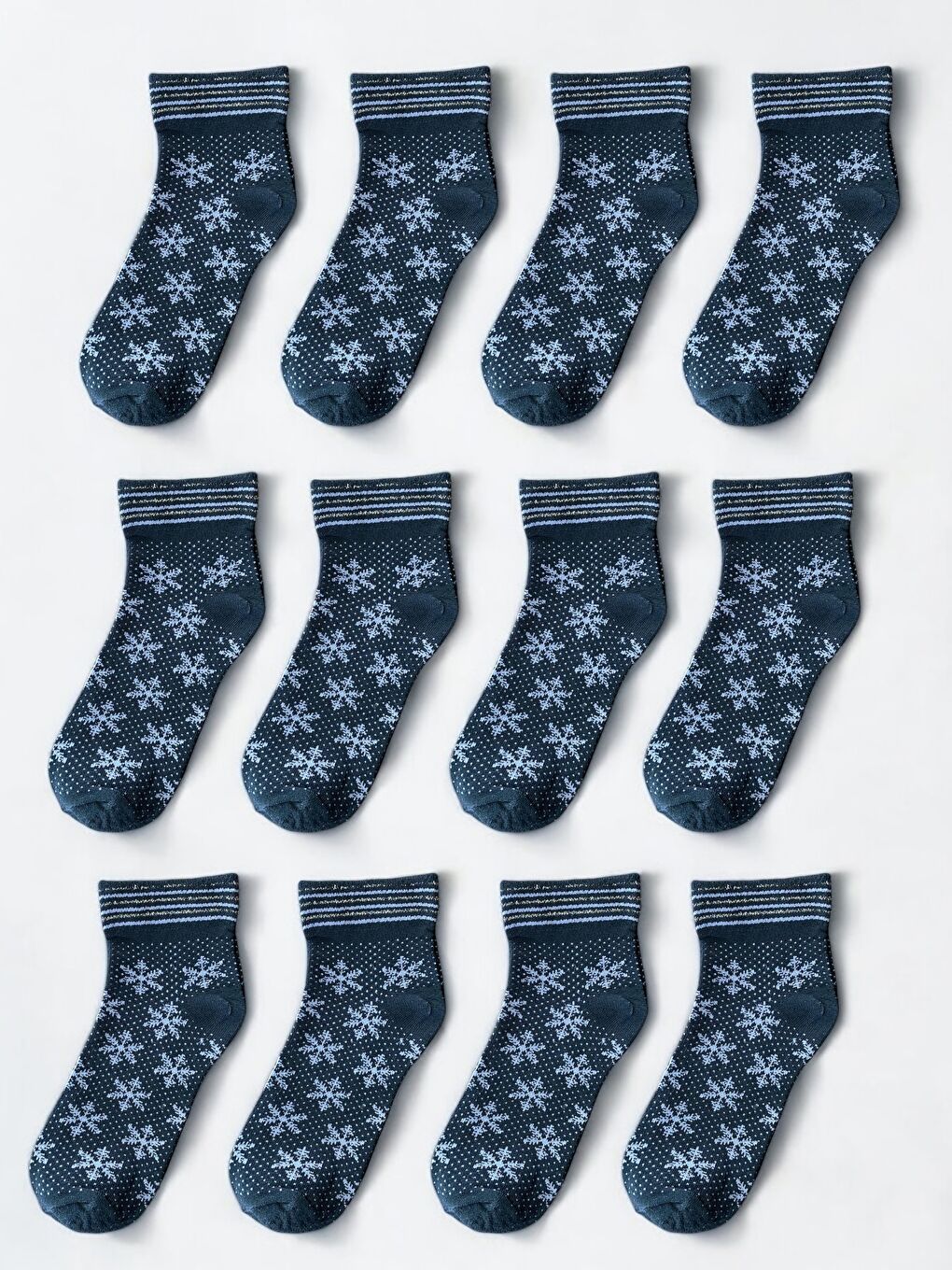 12'li Kadın Siyah Simli Kar Desenli Yarım Konç Patik Çorap