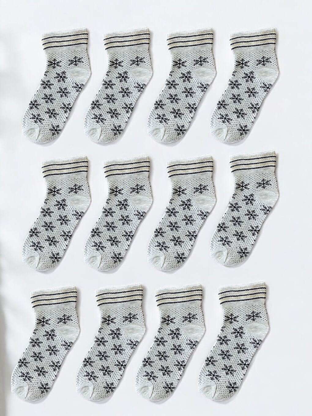 12'li Kadın Gri Simli Kar Desenli Yarım Konç Patik Çorap