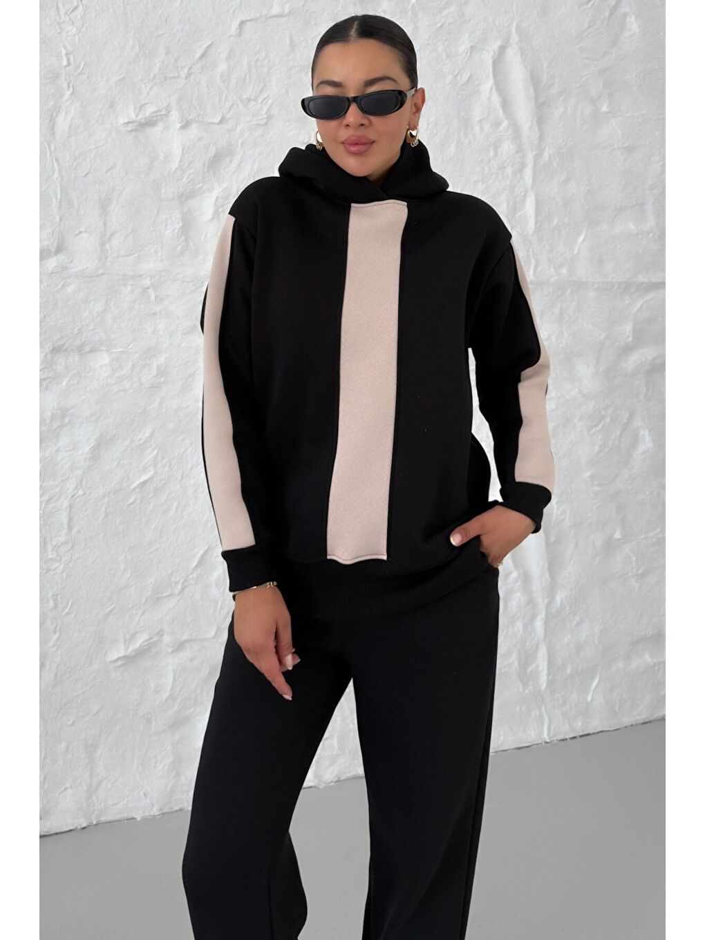 Kadın Siyah Kapüşonlu Kol Ve Göğüs Dikey Kalın Şeritli Alt-Üst Eşofman Takımı-6