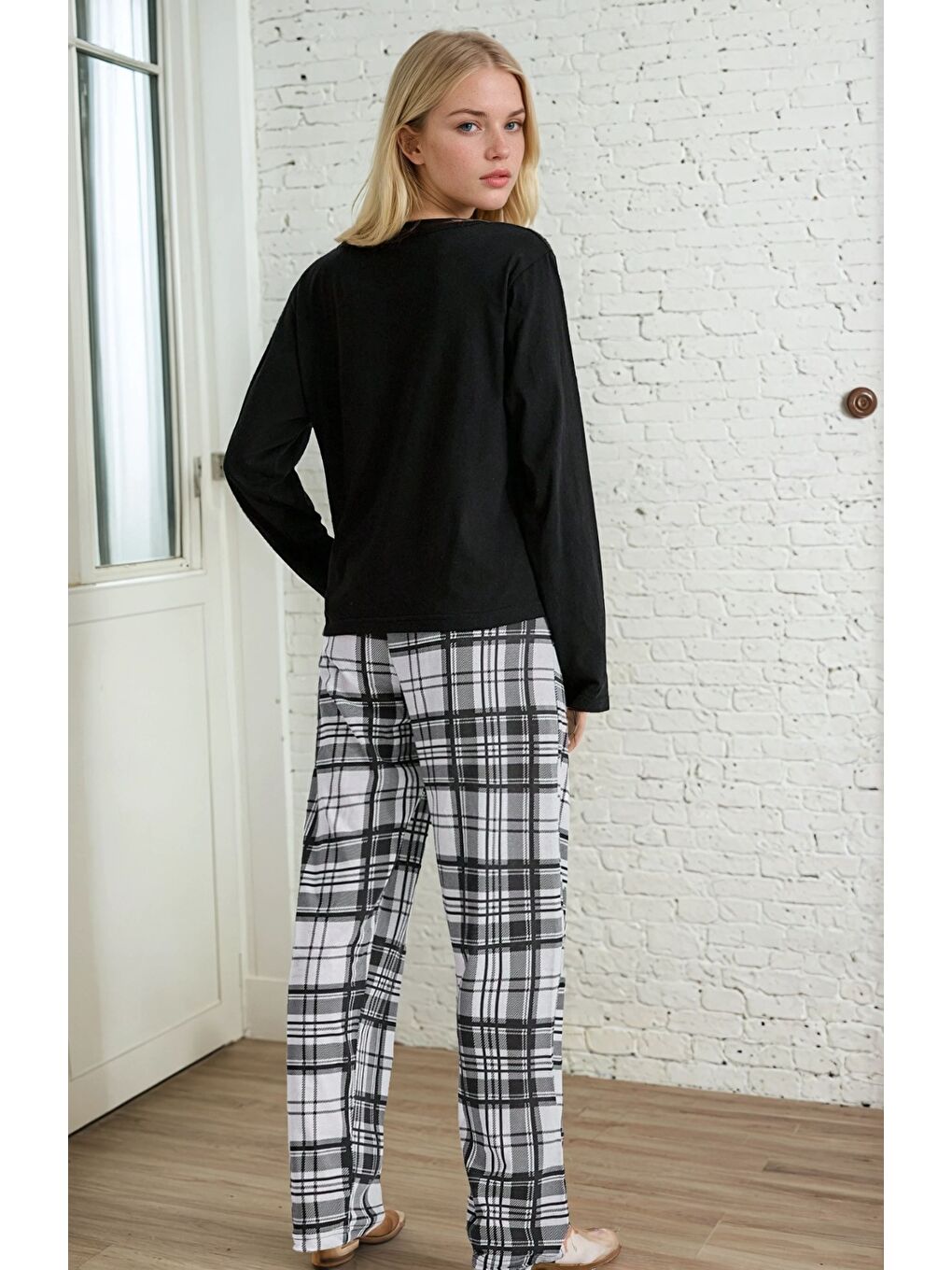 Siyah Ekose Desen Kalp Detay Uzun Kol Pijama Takımı-1