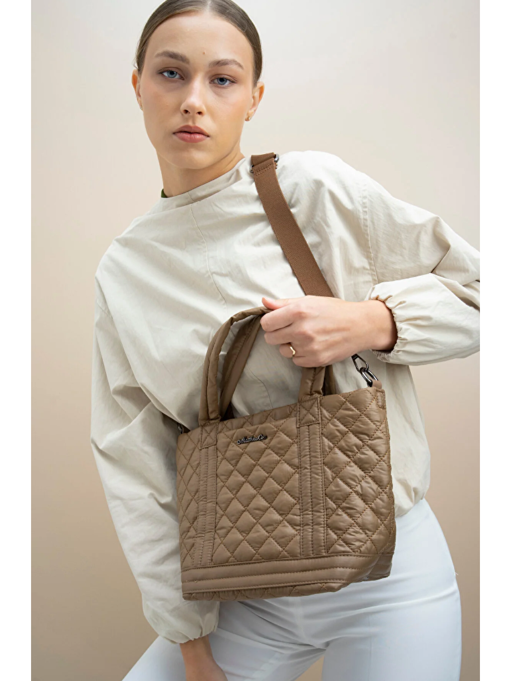 Bej Kapitone Desenli Çok Bölmeli Çapraz Çanta Byn2317-2