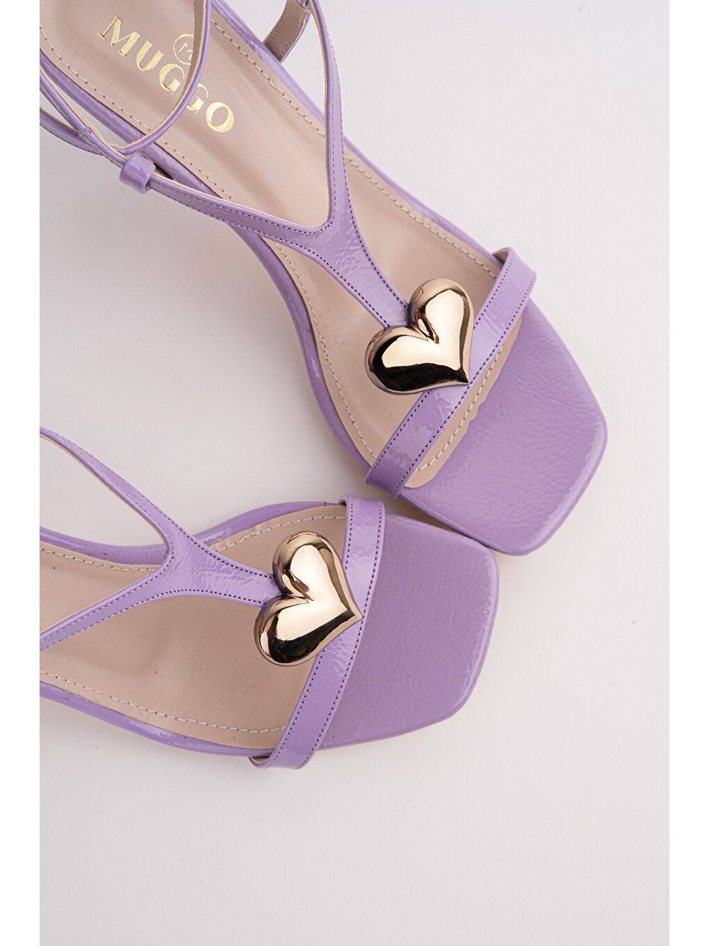 Lila HEART Kalp Aksesuarlı İnce Topuklu Kadın Sandalet-1