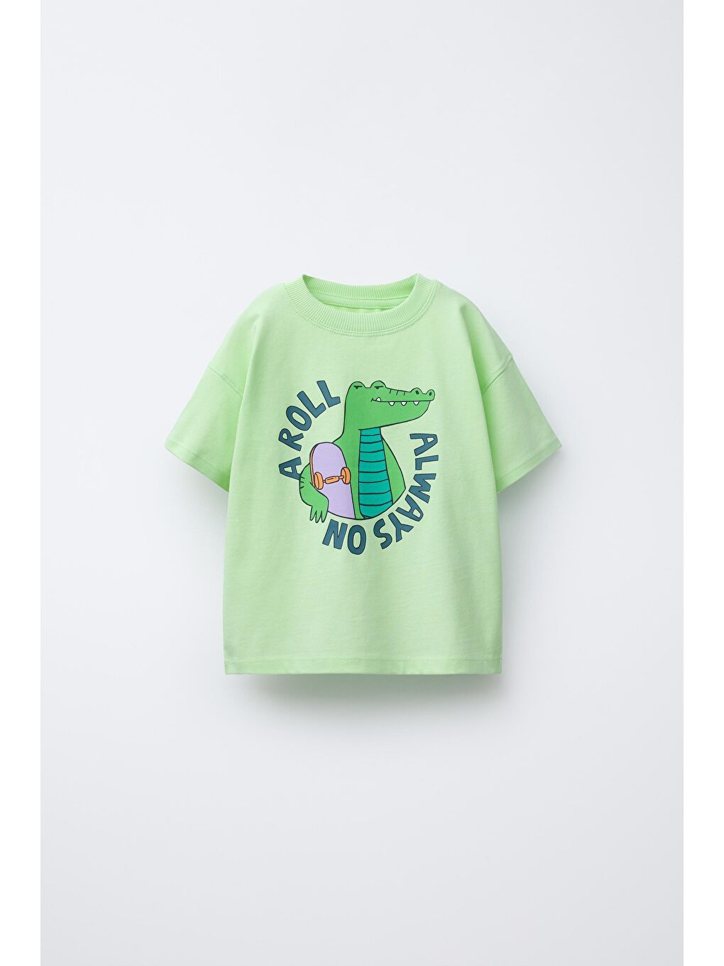 Erkek Çocuk Pamuklu Yeşil Timsah Baskılı T-Shirt Ve Çizgili Eşofman Takım-1