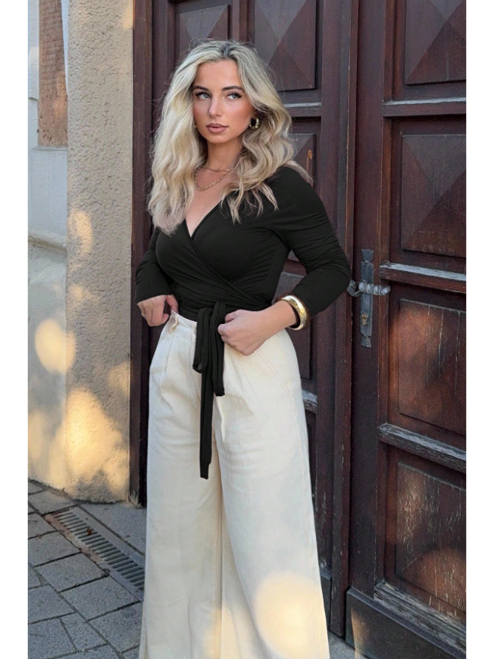 Kadın Siyah Kruvaze Yaka Uzun Kollu Bağlamalı Slim Fit Bluz-1