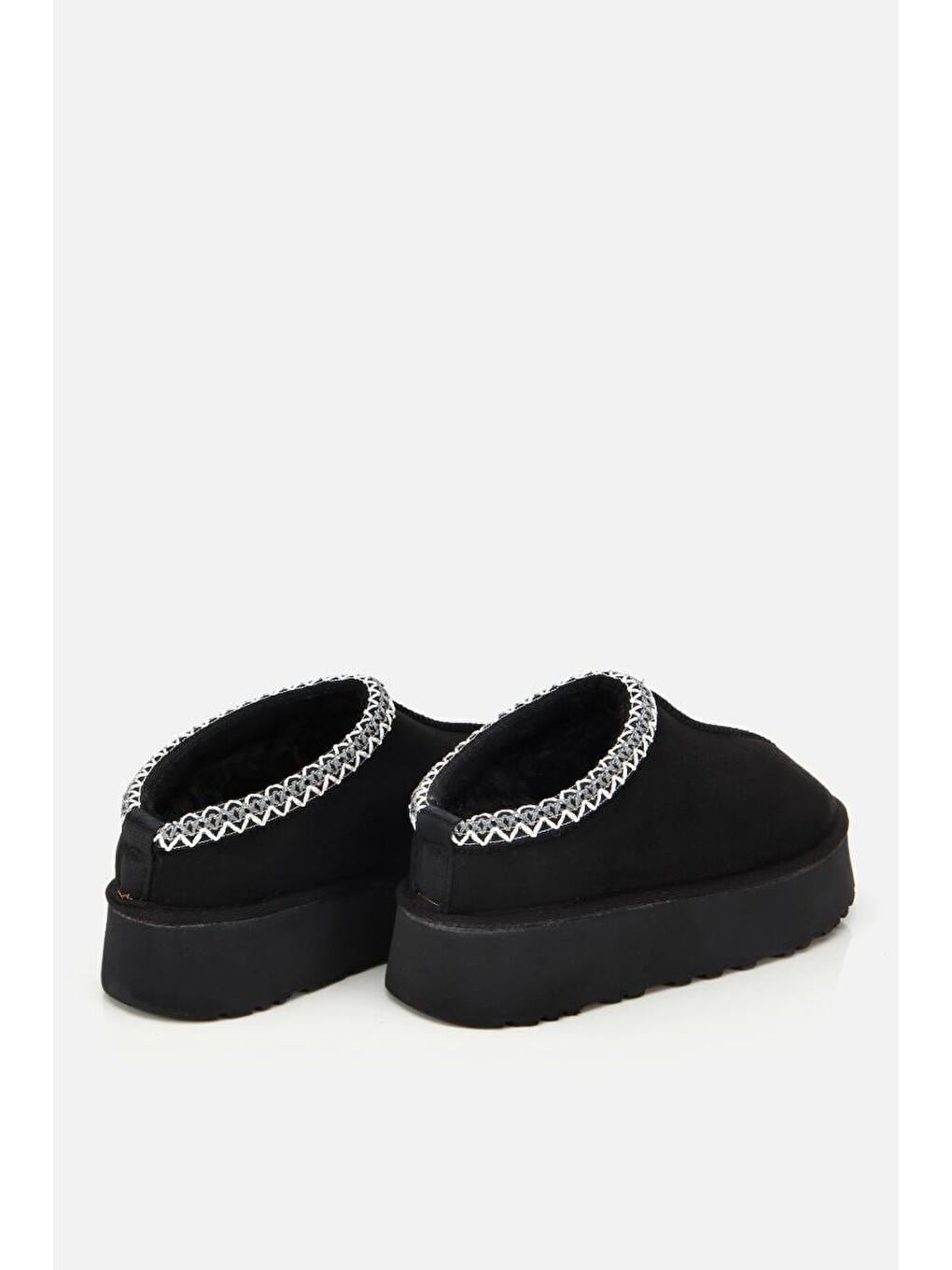 Kadın Süet Siyah Dikiş Detaylı İçi Kürklü Yüksek Tabanlı Yarım Bot Terlik-3