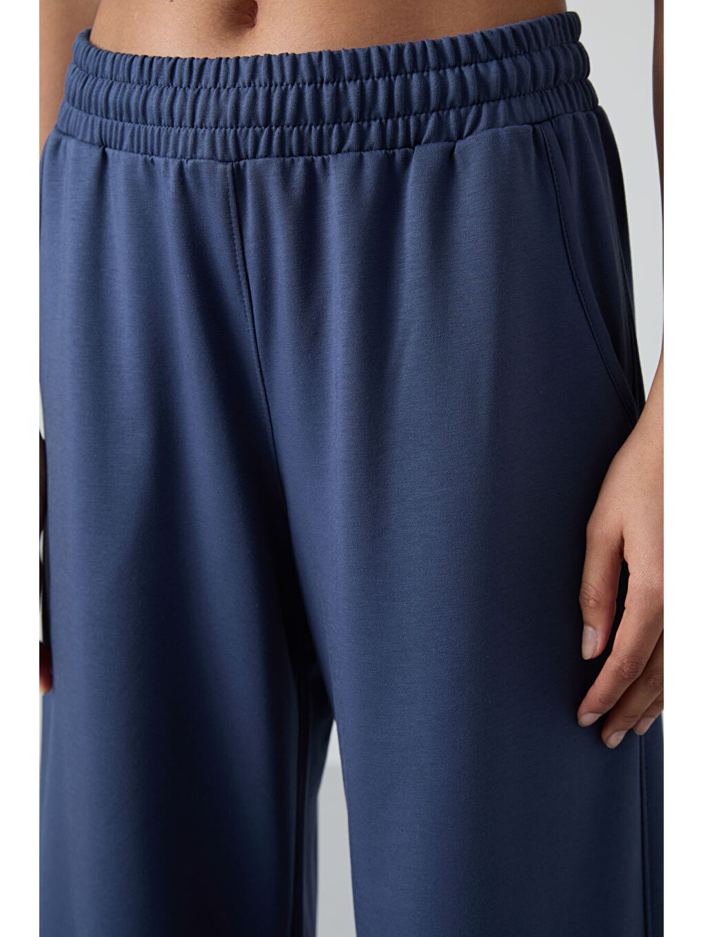 Petrol Yüksek Bel Cepli Rahat Form Geniş Paça Kadın Eşofman Alt - 94567-2