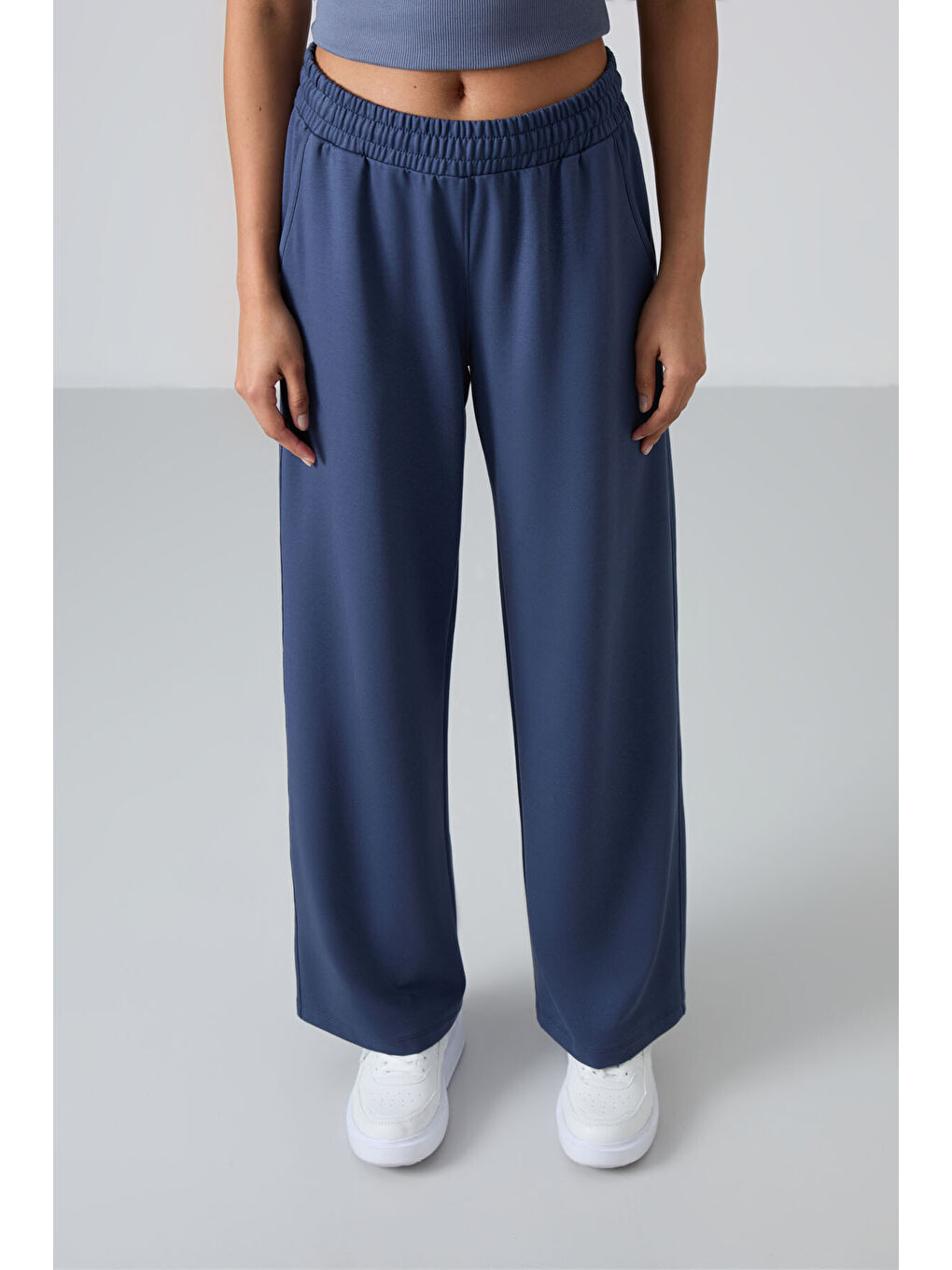 Petrol Yüksek Bel Cepli Rahat Form Geniş Paça Kadın Eşofman Alt - 94567-3