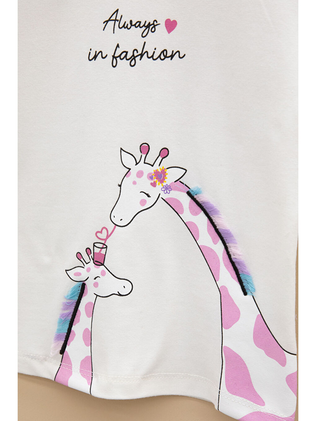 Ekru Zürafa Baskılı Fırfırlı Kız Bebek Kısa Kol Tişört 20992-1