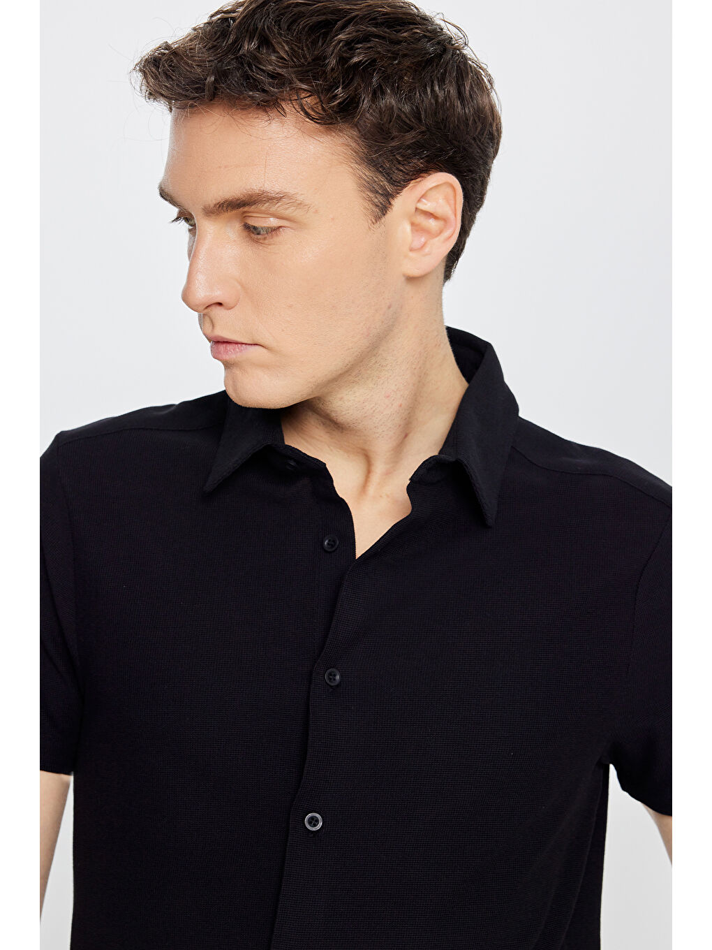 Erkek Siyah Pamuklu Slim Fit Dar Kesim Gömlek Yaka Jakarlı Esnek Tişört-3