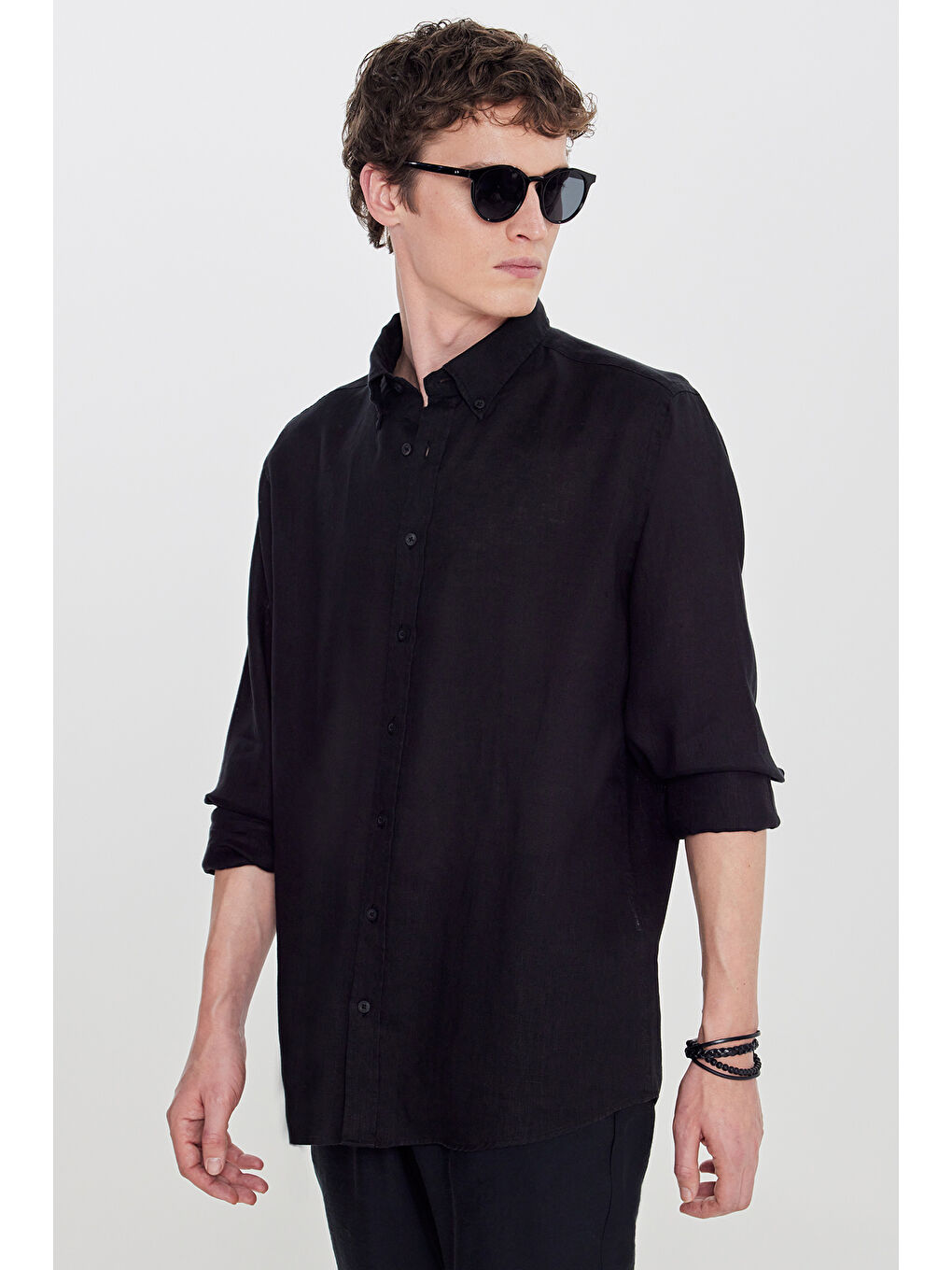 Erkek Siyah %100 Keten Comfort Fit Rahat Kesim Düğmeli Yaka Gömlek
