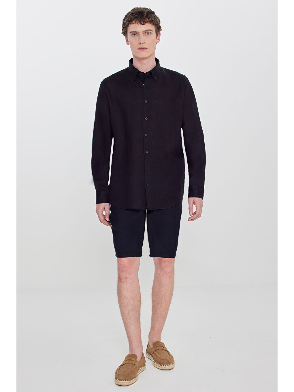 Erkek Siyah %100 Keten Comfort Fit Rahat Kesim Düğmeli Yaka Gömlek-1