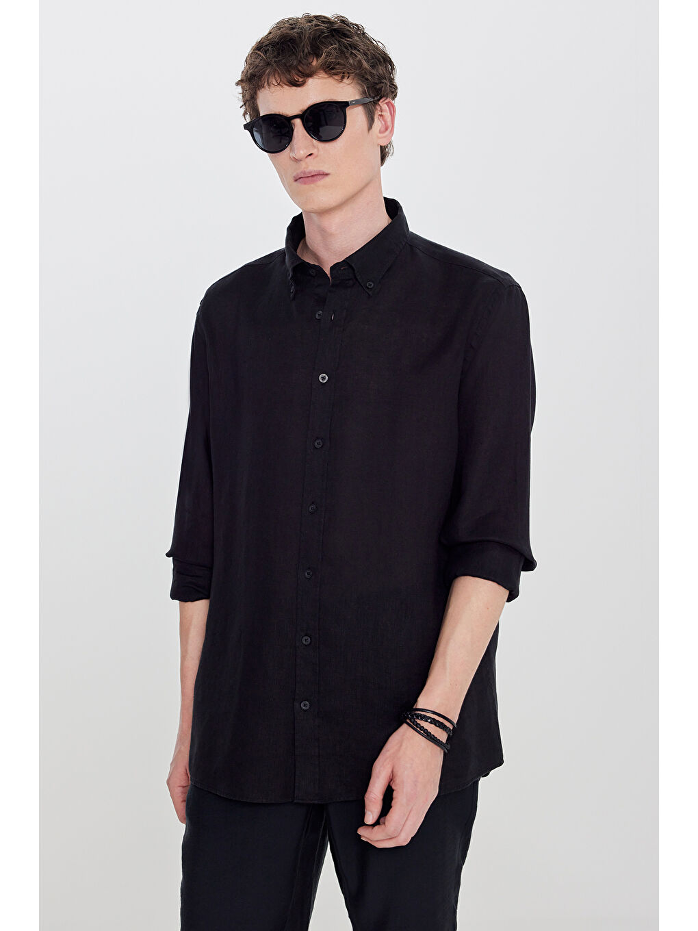 Erkek Siyah %100 Keten Comfort Fit Rahat Kesim Düğmeli Yaka Gömlek-2