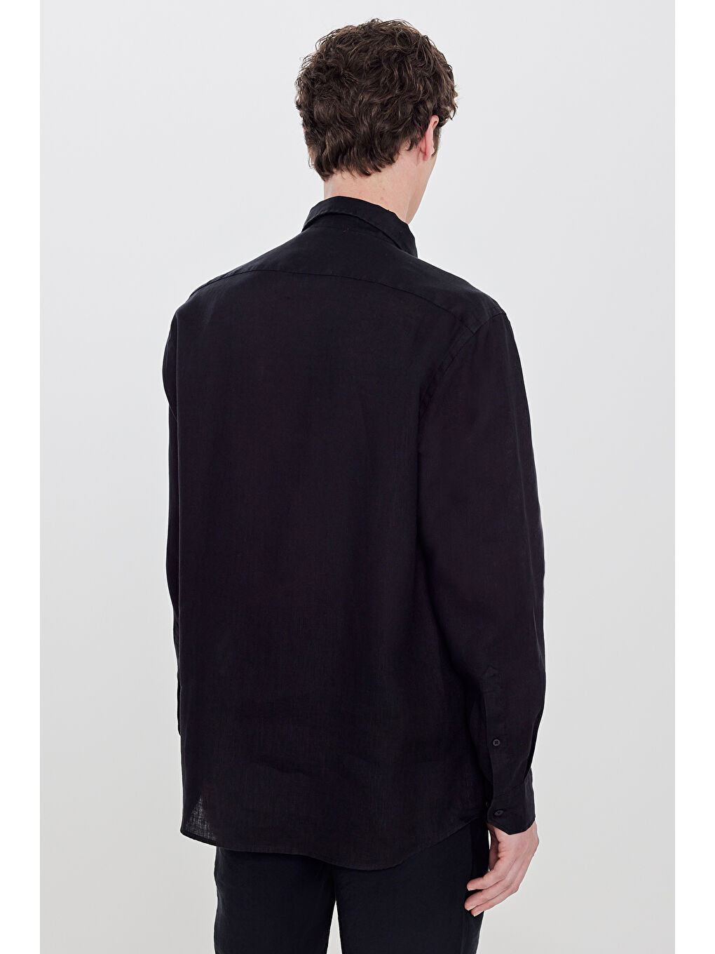 Erkek Siyah %100 Keten Comfort Fit Rahat Kesim Düğmeli Yaka Gömlek-4