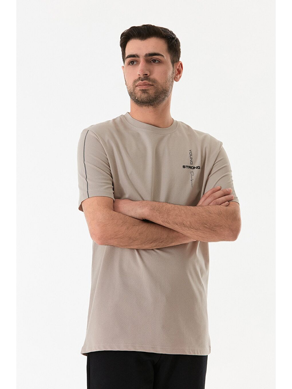 Bej Strong Baskılı Bisiklet Yaka Tişört
