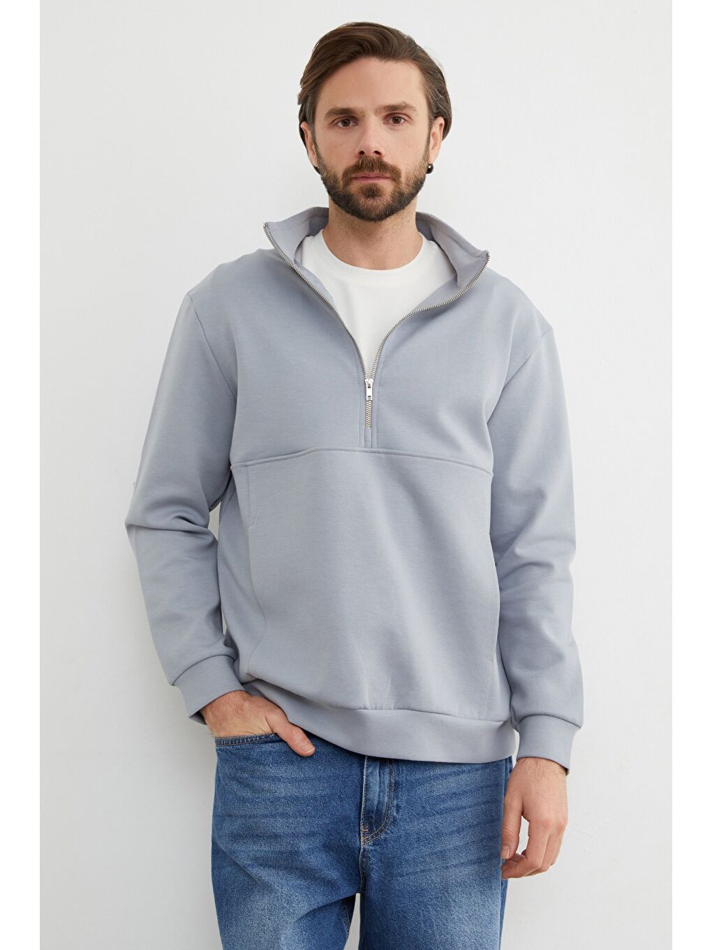 Gri Yarım Fermuarlı Dik Yaka Sweatshirt