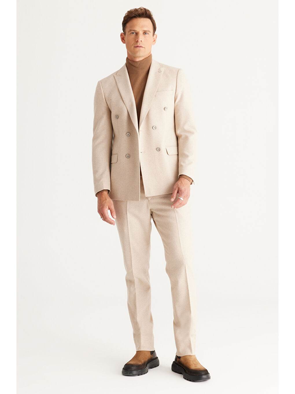 Erkek Bej Slim Fit Dar Kesim Kırlangıç Yaka Yünlü Takım Elbise