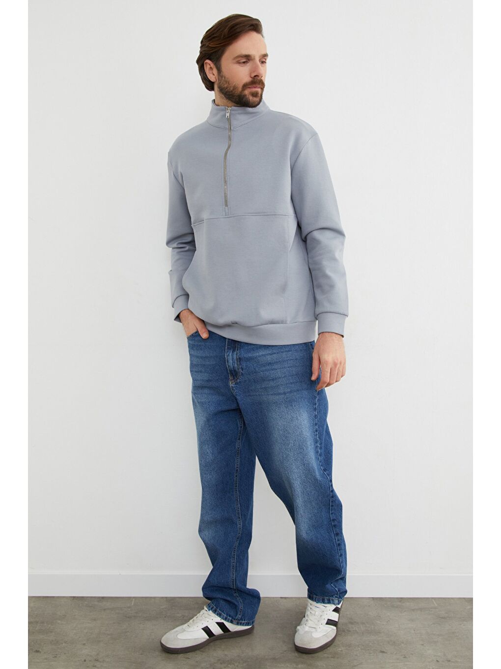 Gri Yarım Fermuarlı Dik Yaka Sweatshirt-4