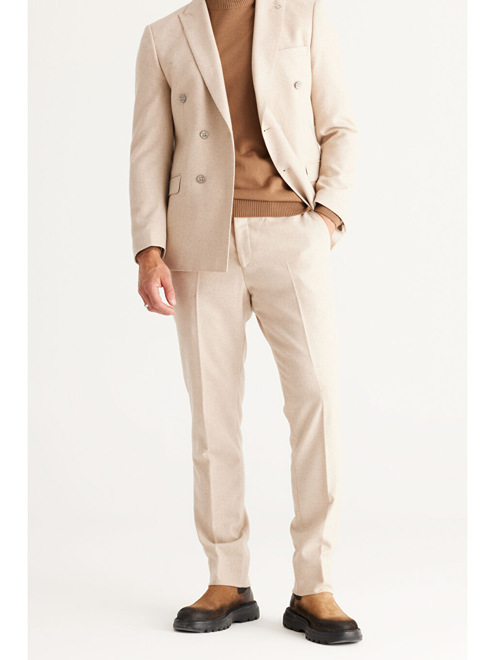 Erkek Bej Slim Fit Dar Kesim Kırlangıç Yaka Yünlü Takım Elbise-2