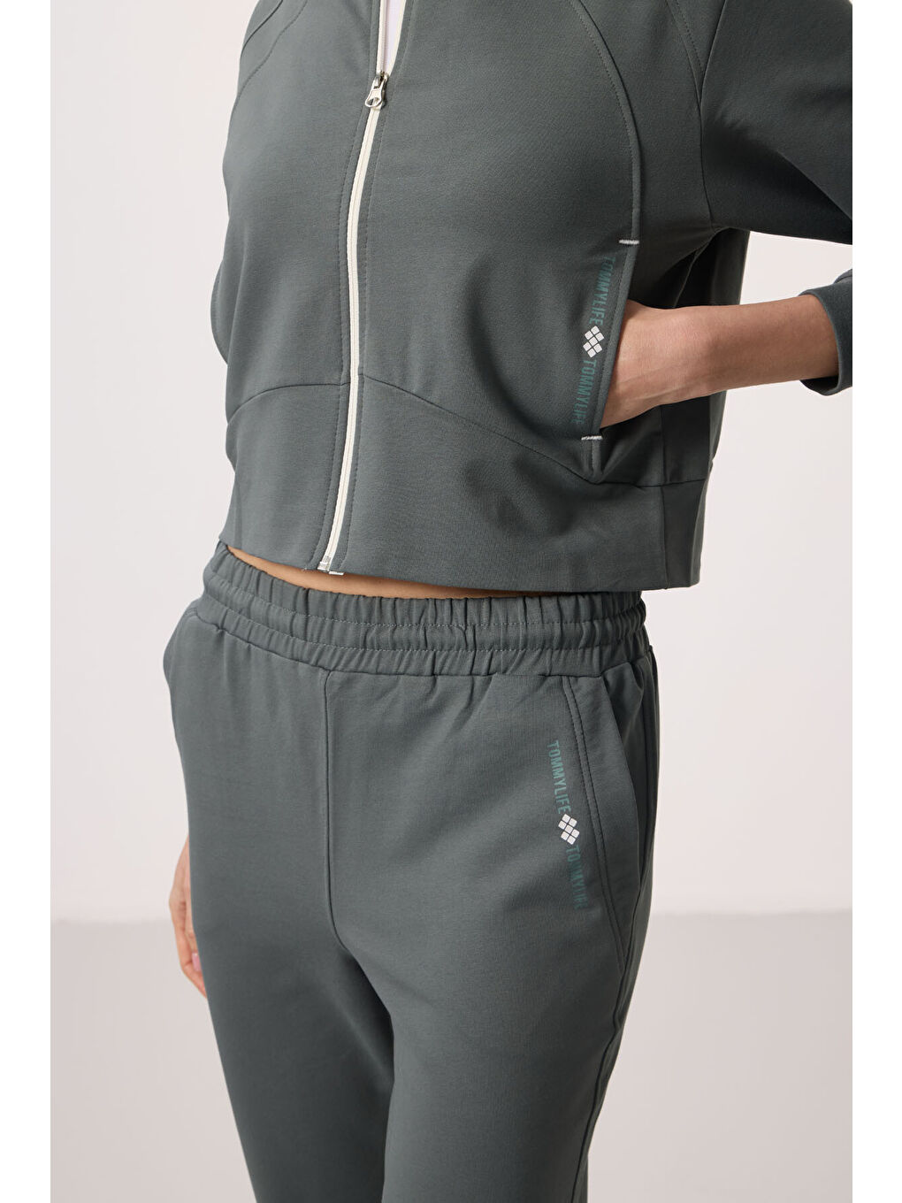 Haki Kapüşonlu Fermuarlı Oversize Kadın Eşofman Takım   95328-3