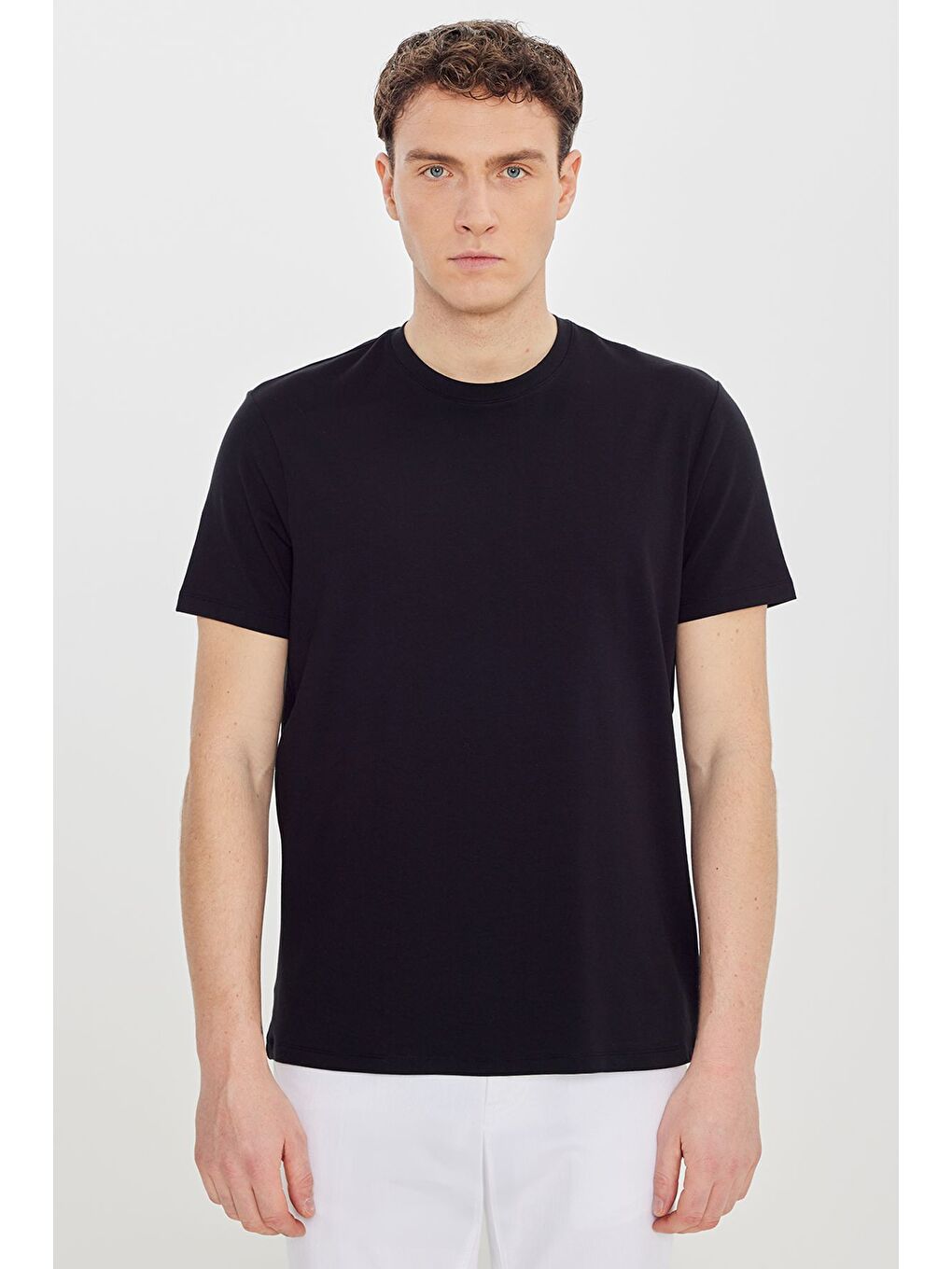 Erkek Siyah Pamuklu Standart Fit Bisiklet Yaka Basic Tişört