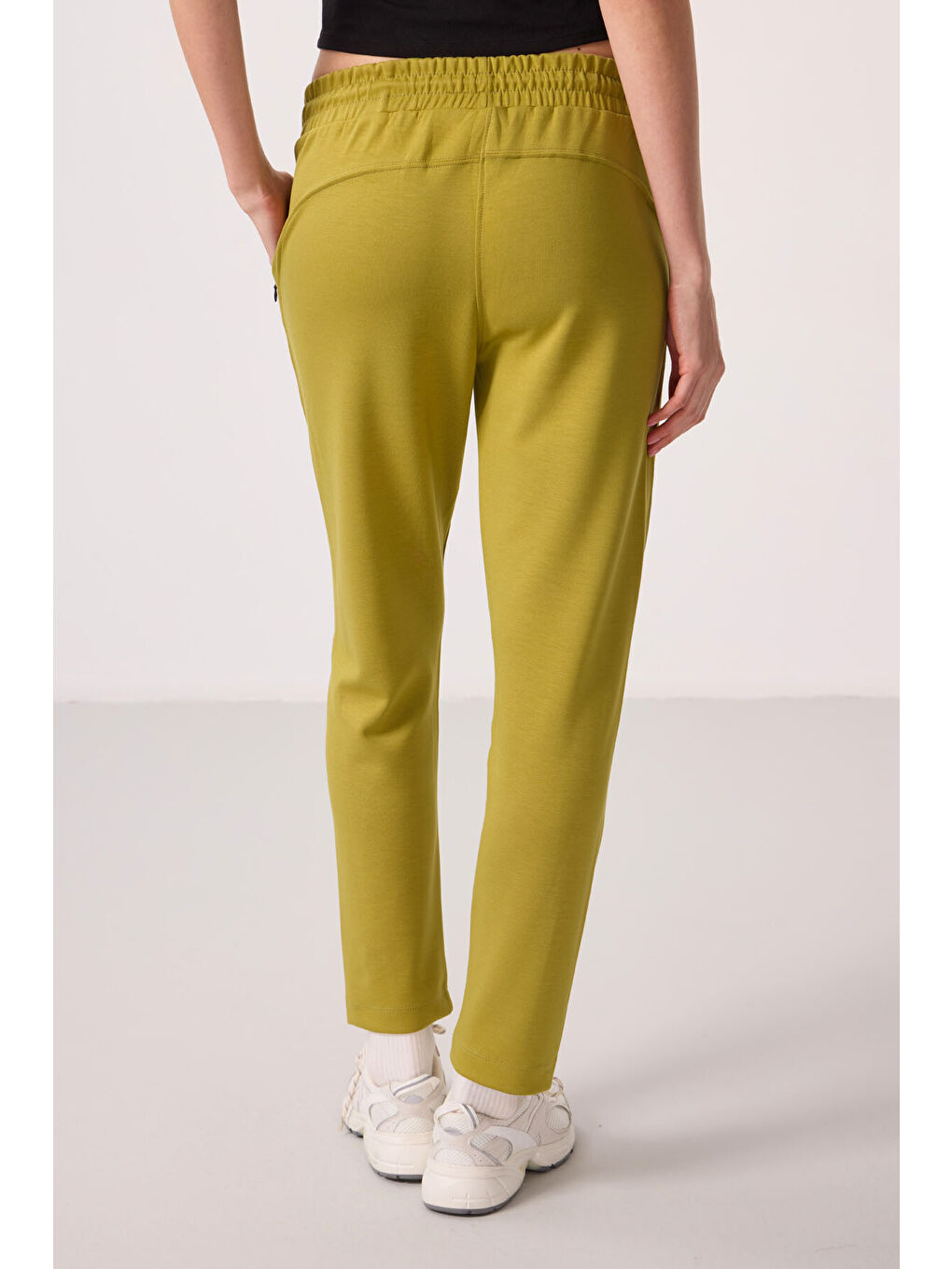 Sarı Koyu Hardal Yumuşak Dokulu Gizli Fermuarlı Dar Paça Kadın Pantolon - 94668-4
