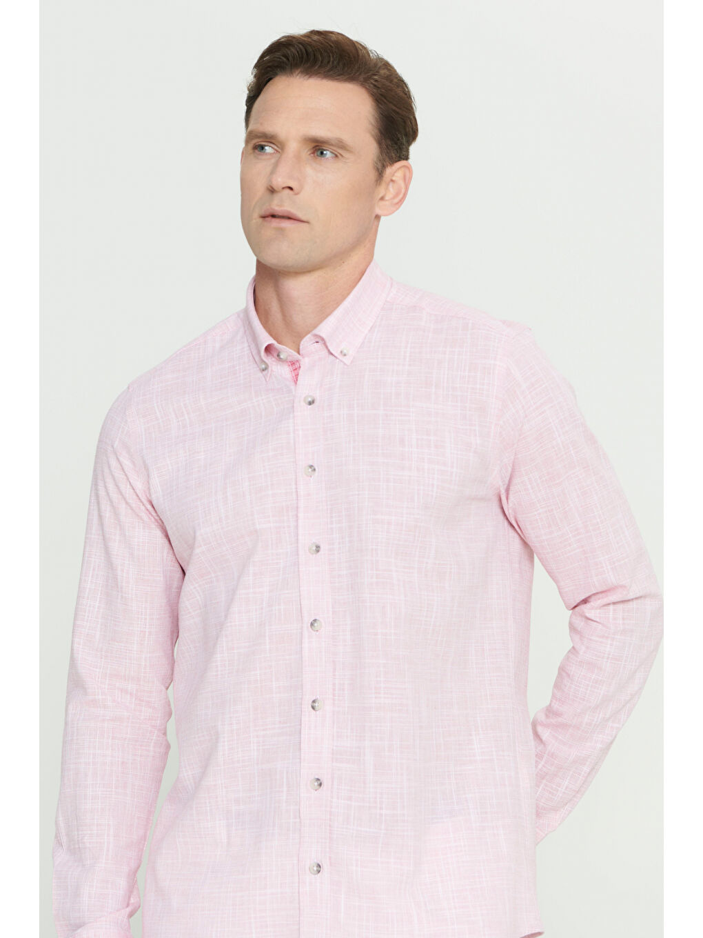 Erkek Bordo Slim Fit Dar Kesim Düğmeli Yaka Keten Görünümlü %100 Pamuk Flamlı Gömlek-4