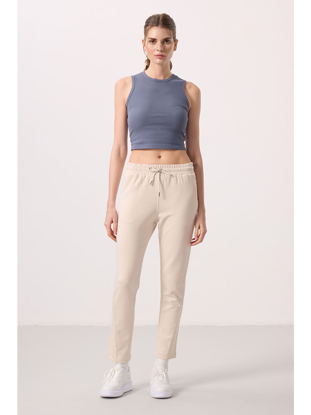 Bej Yumuşak Dokulu Gizli Fermuarlı Dar Paça Kadın Pantolon - 94668-7