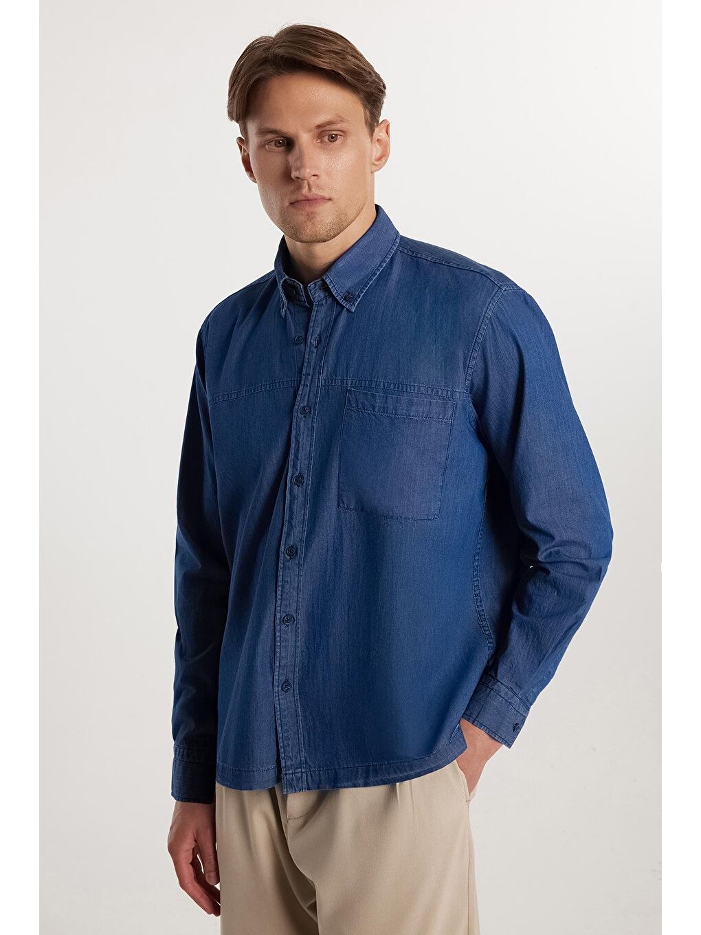 Regular Fit Rahat Kesim Cepli Denim Düğmeli Yaka Mavi Jean Gömlek