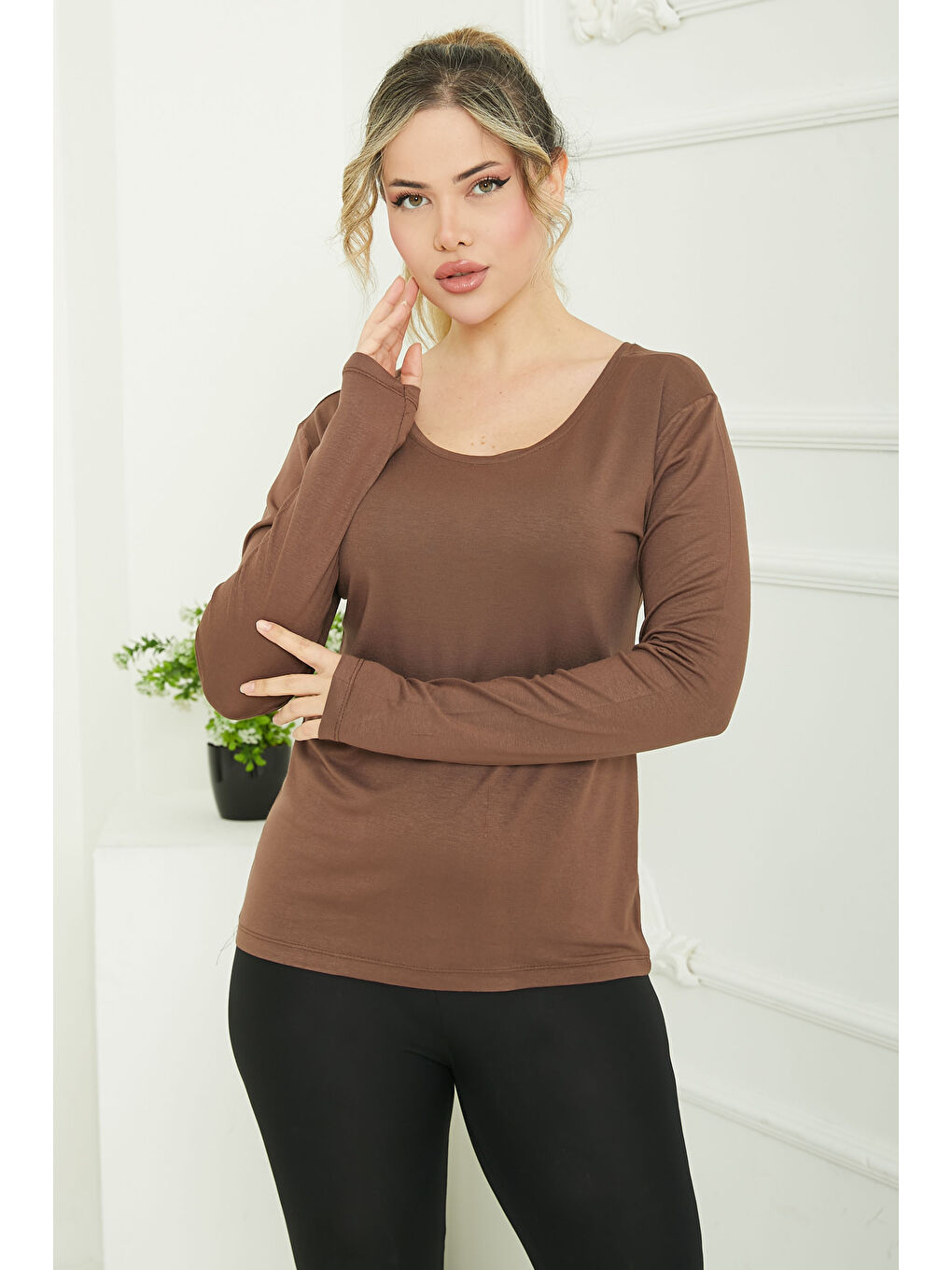 Kahverengi Ön ve Arka Oval Yaka Badi Kahve - 26829-3