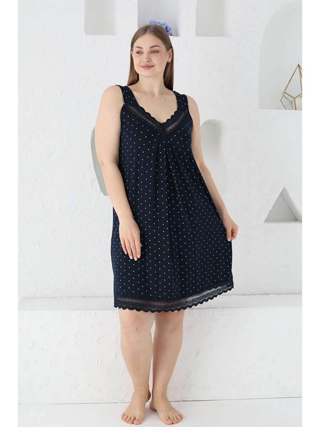 Lacivert Kadın Puantiyeli Dantelli Büyük Beden Askılı Gecelik