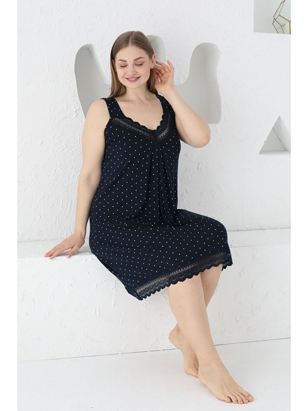 Lacivert Kadın Puantiyeli Dantelli Büyük Beden Askılı Gecelik-4