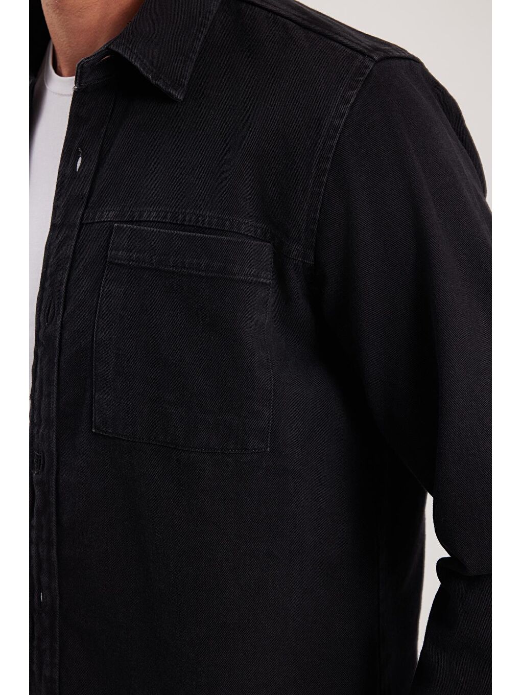 Regular Fit Rahat Kesim Cepli Denim Düğmeli Yaka Siyah Jean Gömlek-2