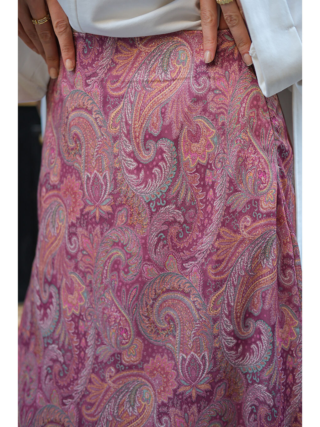 Kadın Desenli Saten Etek Mor-3