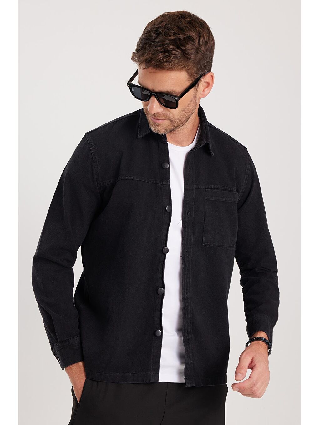 Regular Fit Rahat Kesim Cepli Denim Düğmeli Yaka Siyah Jean Gömlek-3