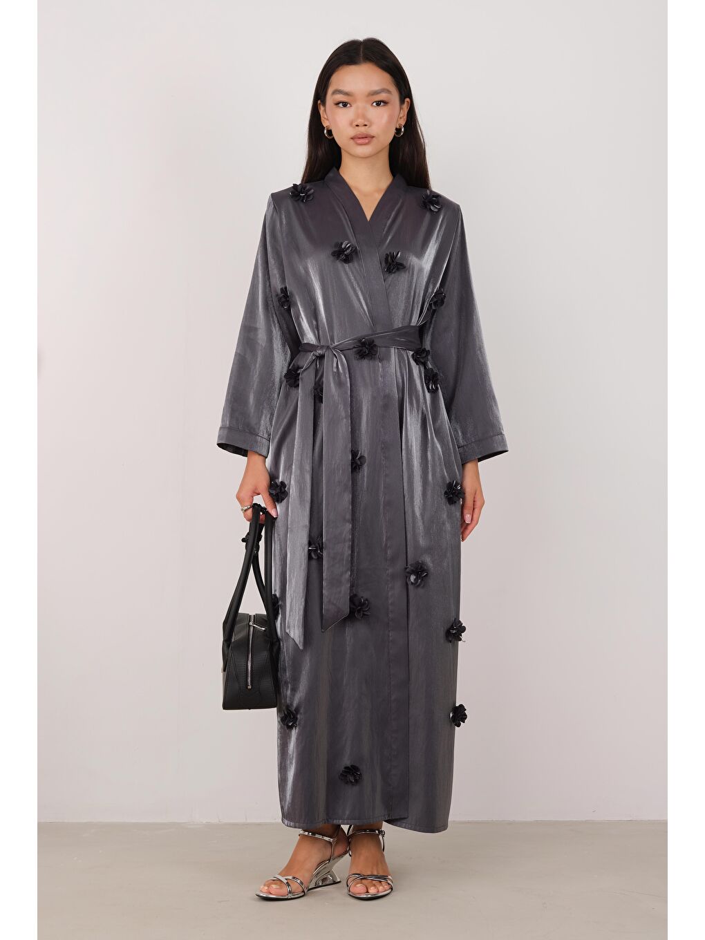 Çiçekli Aplikeli Abaya Siyah-3