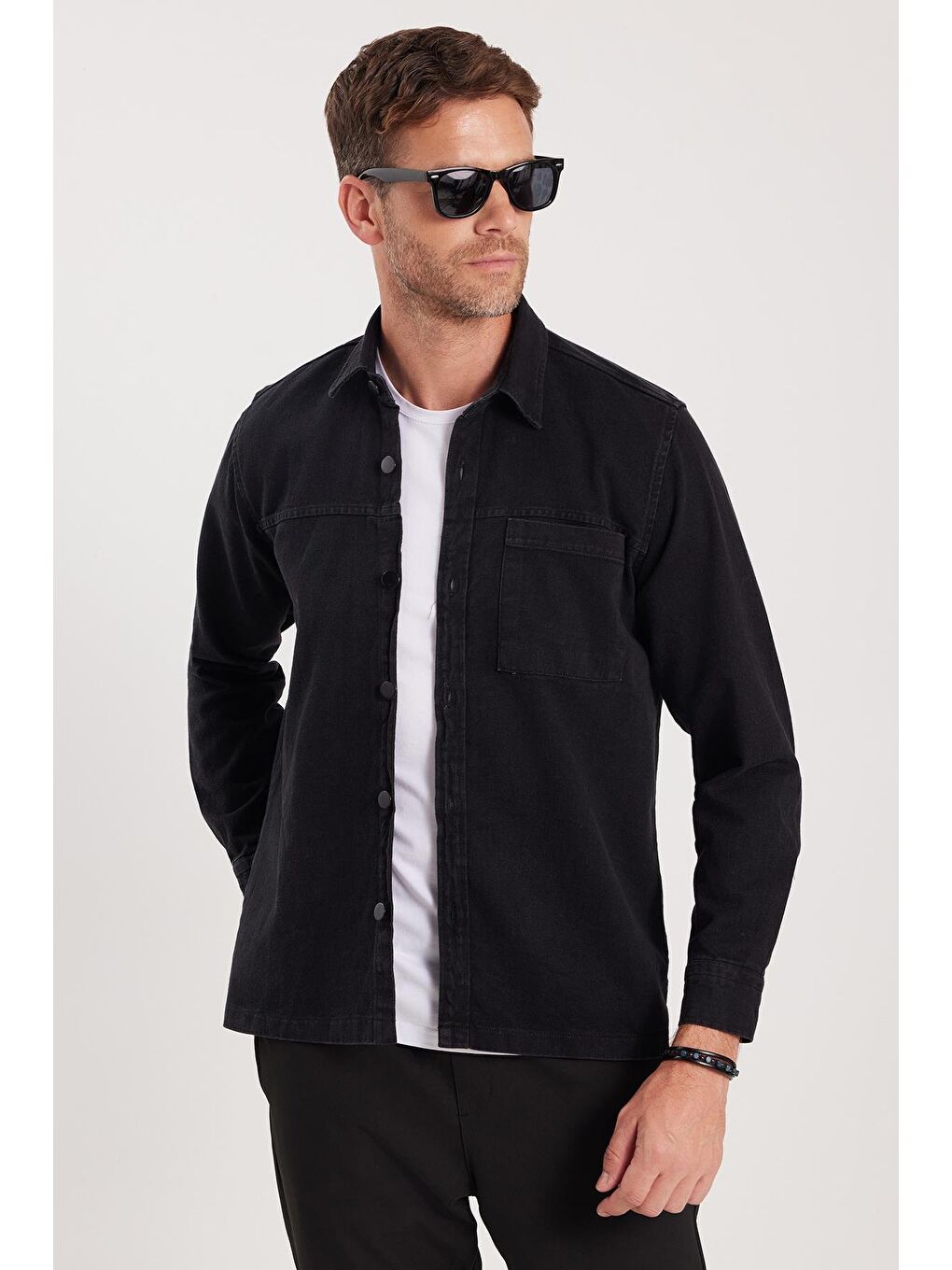 Regular Fit Rahat Kesim Cepli Denim Düğmeli Yaka Siyah Jean Gömlek-4