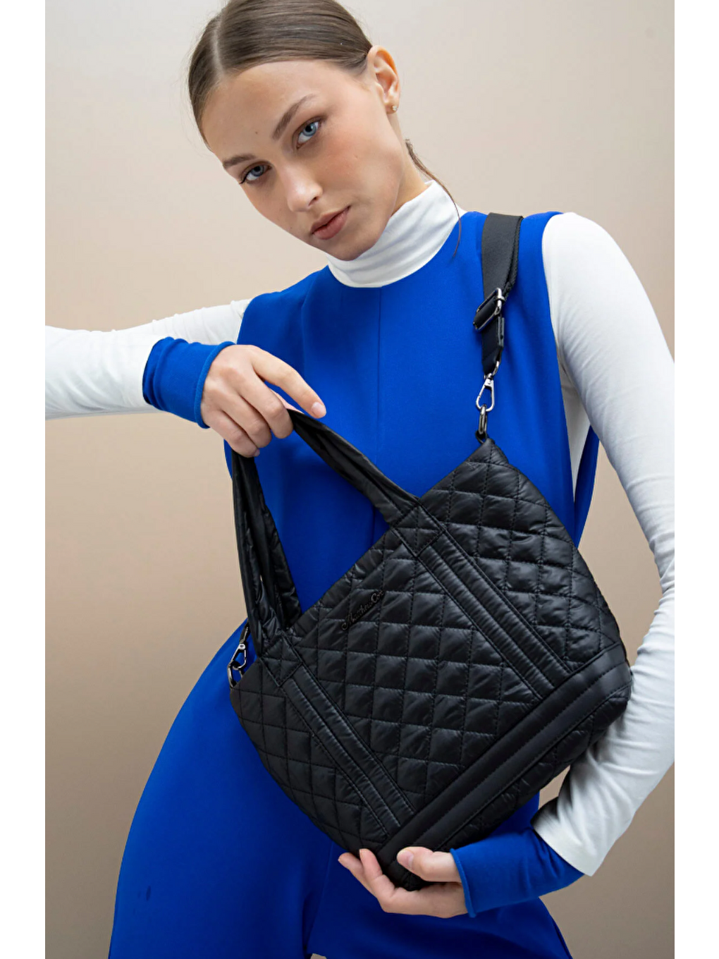 Siyah Kapitone Desenli Çok Bölmeli Sırt Çantası Byn2317-4