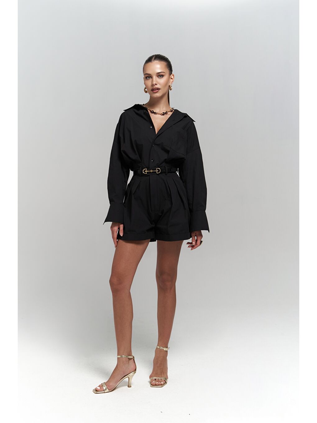 Moaen Kemer Detay Kısa Siyah Tulum-1