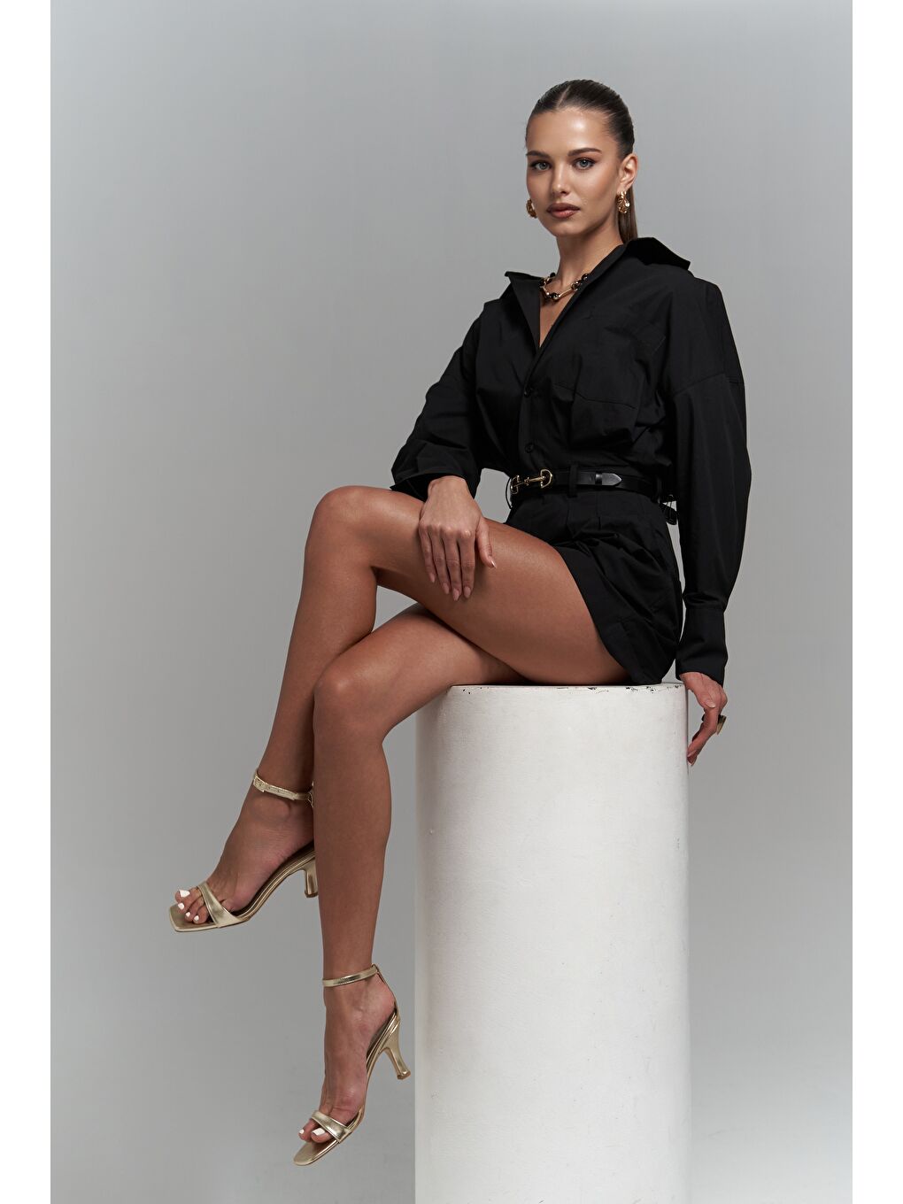 Moaen Kemer Detay Kısa Siyah Tulum-2