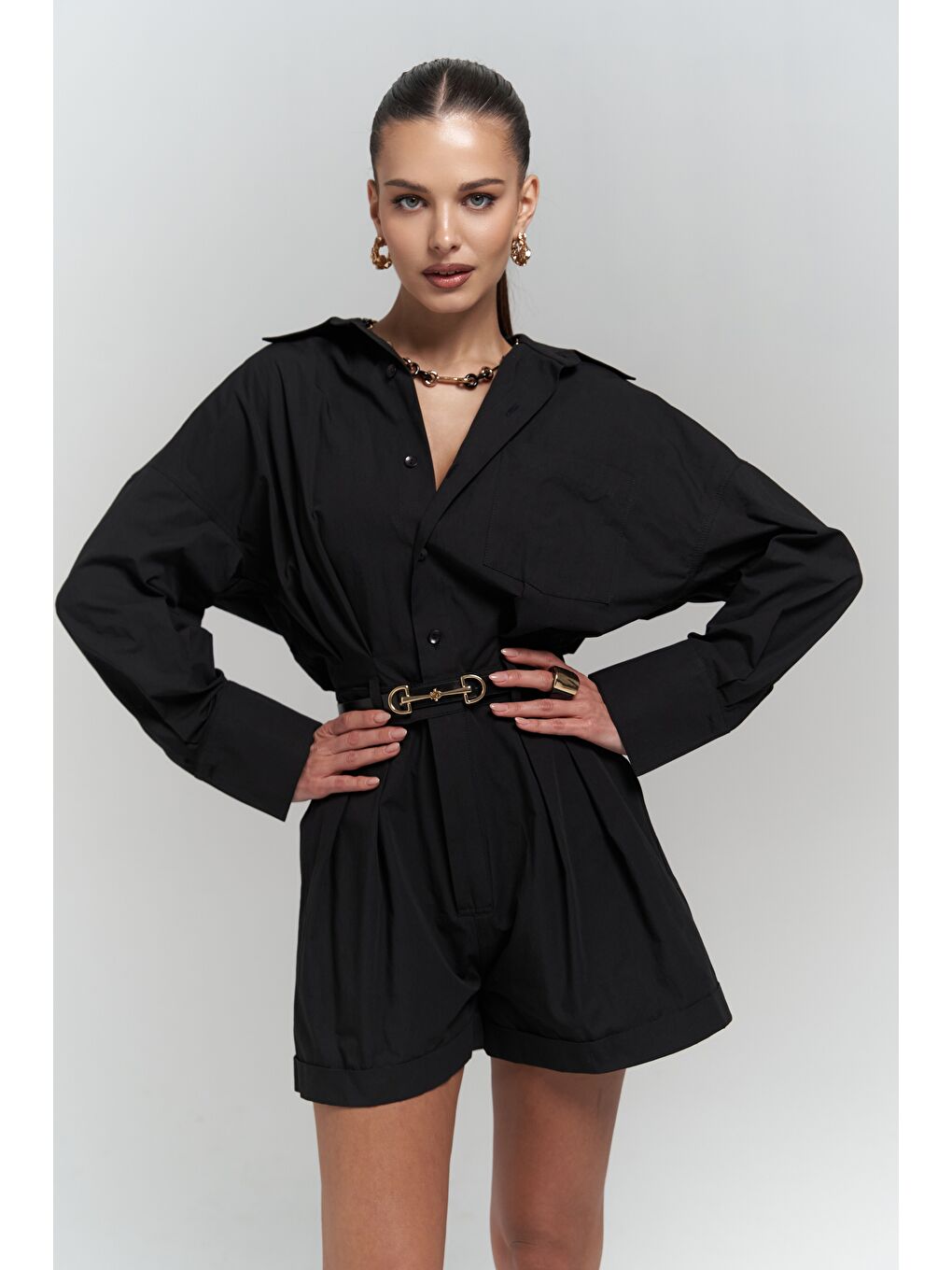 Moaen Kemer Detay Kısa Siyah Tulum-3